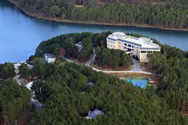 Beauté séduisante du lac Tuyen Lam à Da Lat