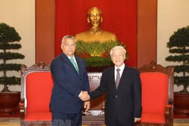 La visite du leader du PCV en Hongrie promeut les relations bilatérales