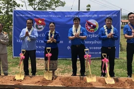 Les jeunes de Hanoi et de Vientiane consolident leur amitié ​