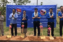 Les jeunes de Hanoi et de Vientiane consolident leur amitié ​