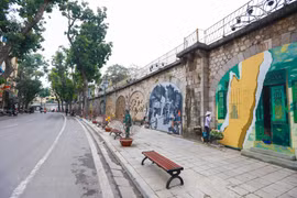 Hanoi: ouverture d'un espace d'art public dans la rue Phung Hung