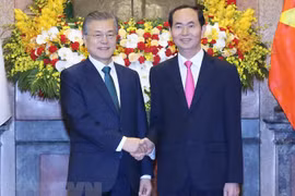 Le président Tran Dai Quang et son homologue sud-coréen président un point presse conjoint
