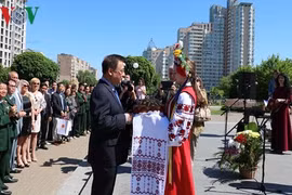 Rencontre entre des anciens combattants vietnamiens et ukrainiens