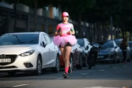 Une Vietnamienne court le Marathon du Pôle Nord 2018