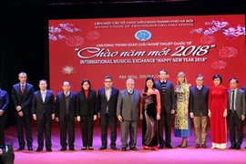 Un spectacle pour saluer l’arrivée du Nouvel An 2018 à Hanoï 