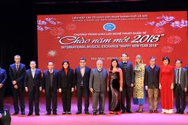 Un spectacle pour saluer l’arrivée du Nouvel An 2018 à Hanoï 