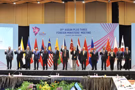 Pham Binh Minh rencontre les ministres des AE de l'ASEAN et d'autres pays à Singapour