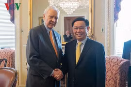 Le vice-PM Vuong Dinh Hue rencontre le président pro tempore du Sénat américain