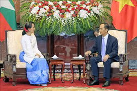 Le président Tran Dai Quang reçoit la conseillère d'Etat du Myanmar