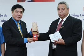 Renforcement des relations syndicales entre le Vietnam et Cuba 