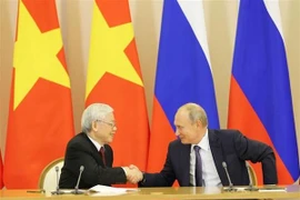 Vietnam et Russie signent de nombreux documents de coopération