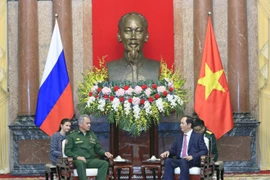 Le président Tran Dai Quang reçoit le ministre russe de la Défense