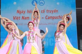 De riches activités célébrant les fêtes traditionnelles du Laos et du Cambodge