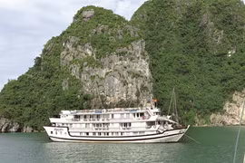 Quang Ninh prend des mesures pour améliorer ses services touristiques