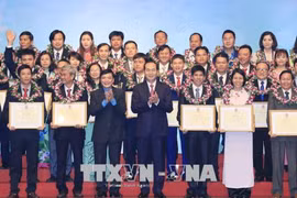 Hommage à 70 présidents exemplaires de syndicats de divers échelons