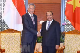 WEF ASEAN 2018: le PM Nguyen Xuan Phuc reçoit son homologue singapourien