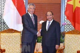 WEF ASEAN 2018: le PM Nguyen Xuan Phuc reçoit son homologue singapourien
