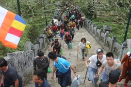 Quang Ninh : un nombre record de touristes à l’occasion du Nouvel an lunaire