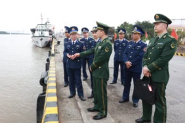 Le Commandement de la région 1 des Garde-côtes vietnamiens reçoit des hôtes chinois