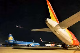 L'aéroport de Tan Son Nhat augmente ses vols de nuit pendant le Têt