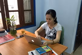 Une traductrice se passionne pour les livres de psychologie en français