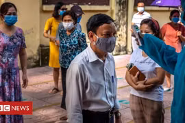 Des experts internationaux saluent la réaction du Vietnam devant la nouvelle vague de COVID-19