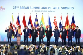 Le Premier ministre Nguyen Xuan Phuc au 33e Sommet de l'ASEAN à Singapour