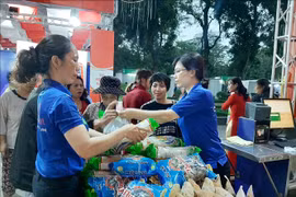 La foire de produits agricoles et alimentaires pour le Têt à Hanoï