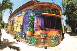 Quang Ninh a son "village des fresques"