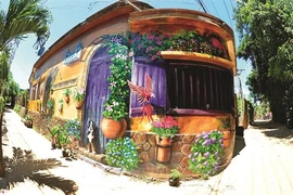 Quang Ninh a son "village des fresques"