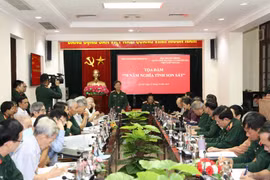 Célébration du 70e anniversaire de la Journée des soldats volontaires et experts vietnamiens au Laos