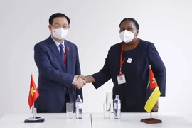Visite officielle de la présidente de l’Assemblée du Mozambique au Vietnam