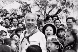 Des sud-coréens expriment leurs sentiments à l’égard du Président Ho Chi Minh