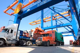 Excédent commercial d’environ 1,4 milliard de dollars en janvier