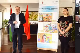 Remise des prix d'un concours de dessins sur l'environnement