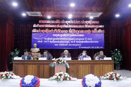 Conférence sur les relations bilatérales particulières entre le Vietnam et le Laos