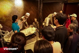 Des milliers de touristes visitent le site emblématique de la Victoire de Diên Biên Phu