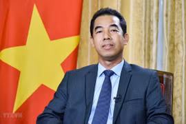 Le Royaume-Uni offre 320.000 doses supplémentaires de vaccin AstraZeneca au Vietnam