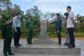 Pour une frontière Vietnam - Cambodge de paix, d'amitié et de coopération 