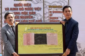 Exposition de tablettes de bois de la dynastie des Nguyen à Da Lat 