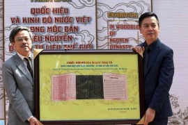 Exposition de tablettes de bois de la dynastie des Nguyen à Da Lat 
