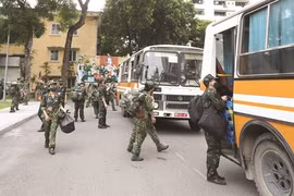 Des "soldats de l'Oncle Hô" dans la bataille contre le COVID-19