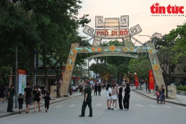 La rue piétonne à Son Tây très animée dès son ouverture 