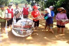 Crues: La CRV accorde des aides d'urgence aux victimes à Tay Nguyen et au Sud