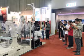 Ouverture d’une série de salons sur l’industrie auxiliaire à Ho Chi Minh-Ville