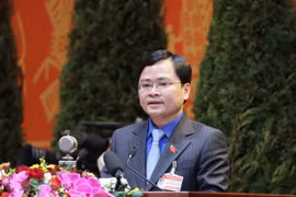 Remise de l’insigne "Pour les jeunes générations" à 78 individus vietnamiens