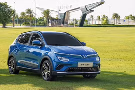 Vinfast : les premières voitures électriques VF e34 sont bientôt délivrées aux clients 