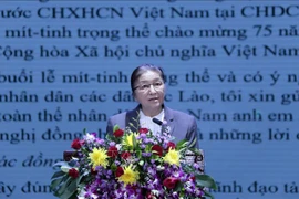Le Laos tient un meeting solennel célébrant la 75e Fête nationale du Vietnam 