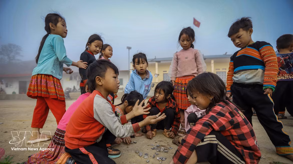 Son La : à Ta Xua, le long chemin de l’école entre montagnes et nuages