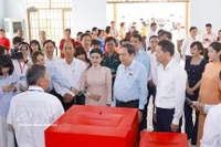 Le 5 mars, le président de l'Assemblée nationale, Tran Thanh Manh, a effectué une inspection de terrain au bureau de vote n° 4, circonscription électorale n° 17 – quartier de Tan Trieu, province de Dong Nai. Photo : VNA